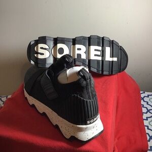 🔥SOREL, kinetic, women’s  size 11, new, no box, see photos, lightweight  🔥